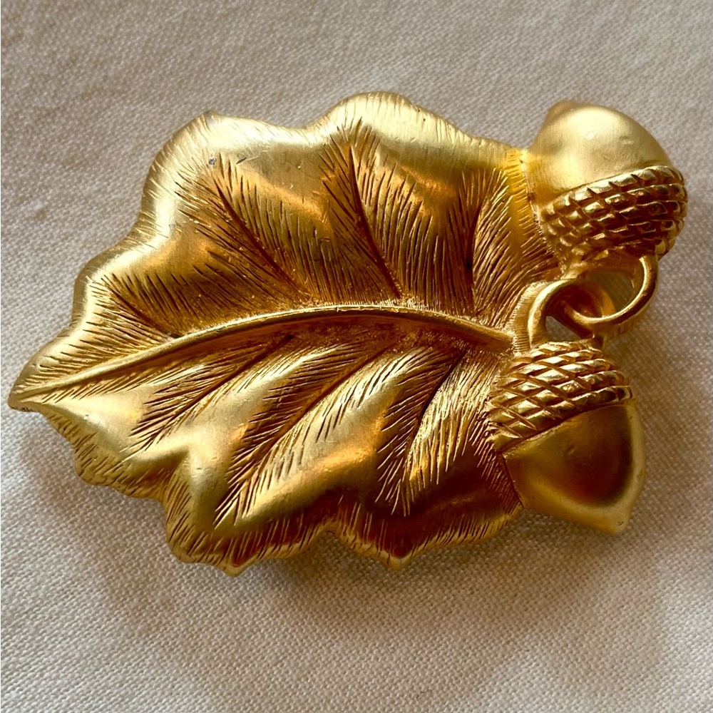 Paquette Oak Leaf/Acorn Belt Buckle - Picture 6 of 16